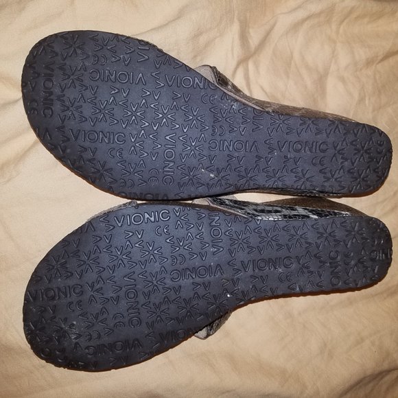 Vionic Danette Platform Slide Snake Sandals - Picture 6 of 10